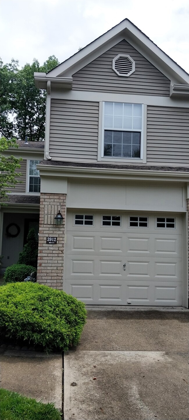property at 3912 Vineyard Green Dr