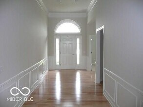 8825 Stonewick Way in Zionsville, IN - Building Photo - Building Photo