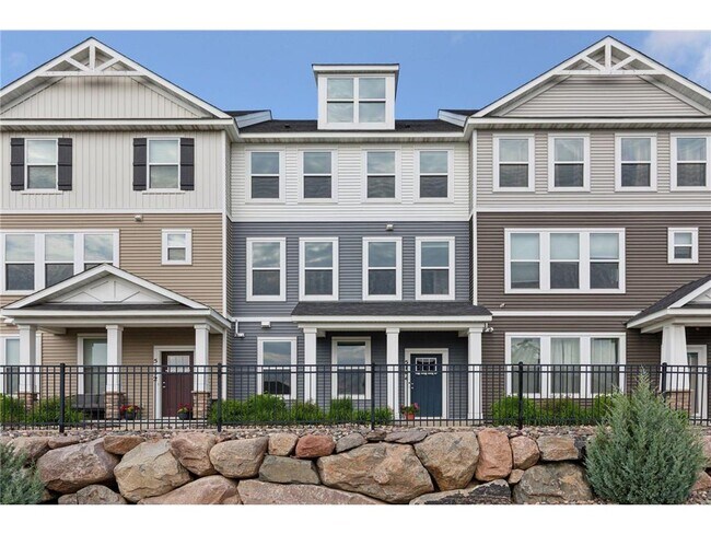 514x Hampton St NE in Prior Lake, MN - Building Photo - Building Photo