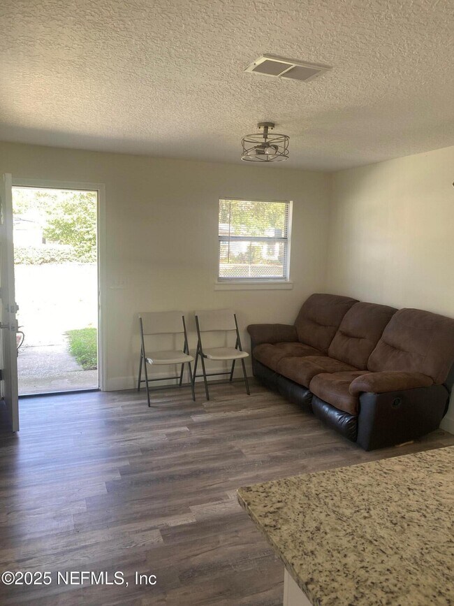 7262 Kivler Dr in Jacksonville, FL - Building Photo - Building Photo