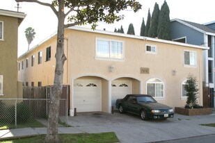 2918 E 16th St in Long Beach, CA - Building Photo