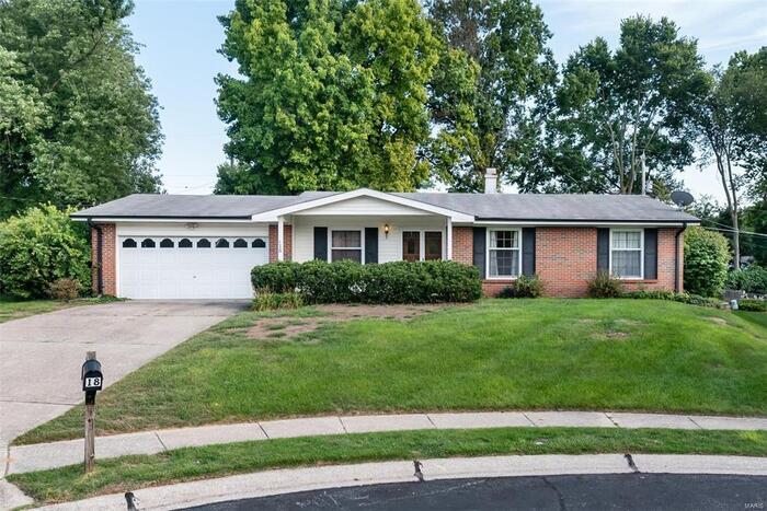 18 Lee Ct in St. Charles, MO - Foto de edificio