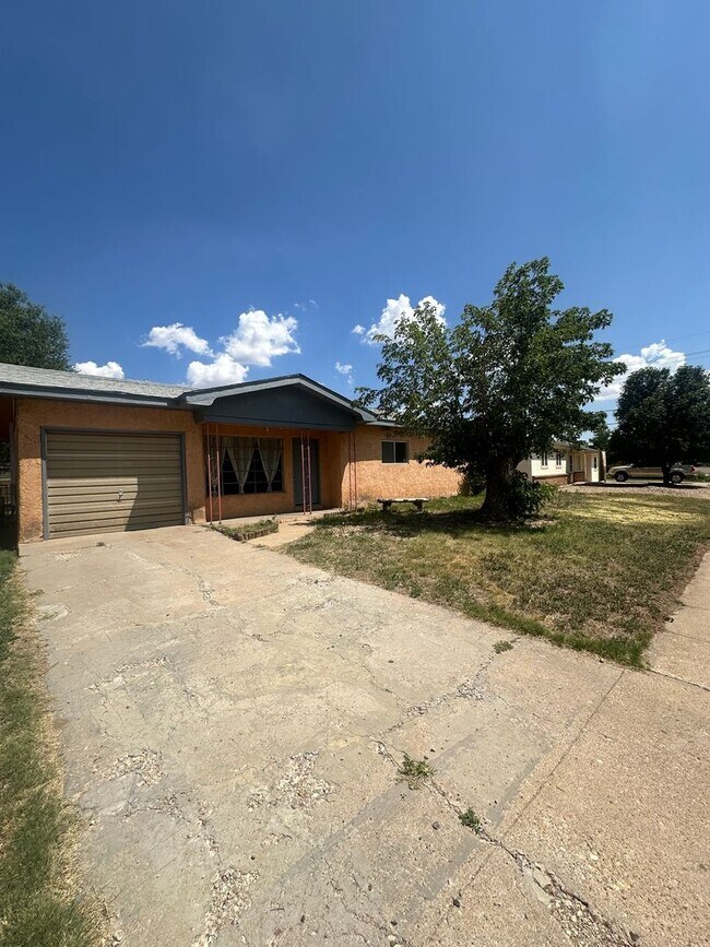 2817 Duckworth Ave in Clovis, NM - Building Photo - Building Photo
