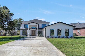 49 Winterhaven Ln in Montgomery, TX - Building Photo - Building Photo