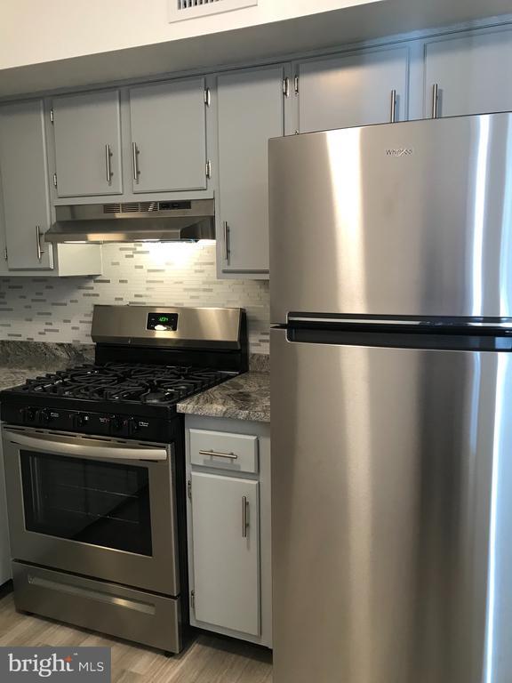 6113 Hilltop Dr in Brookhaven, PA - Building Photo - Building Photo