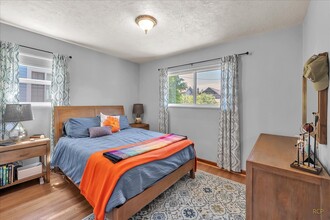 2330 SE 53rd Ave in Portland, OR - Building Photo - Building Photo