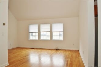 673 Hope St in Stamford, CT - Building Photo - Building Photo