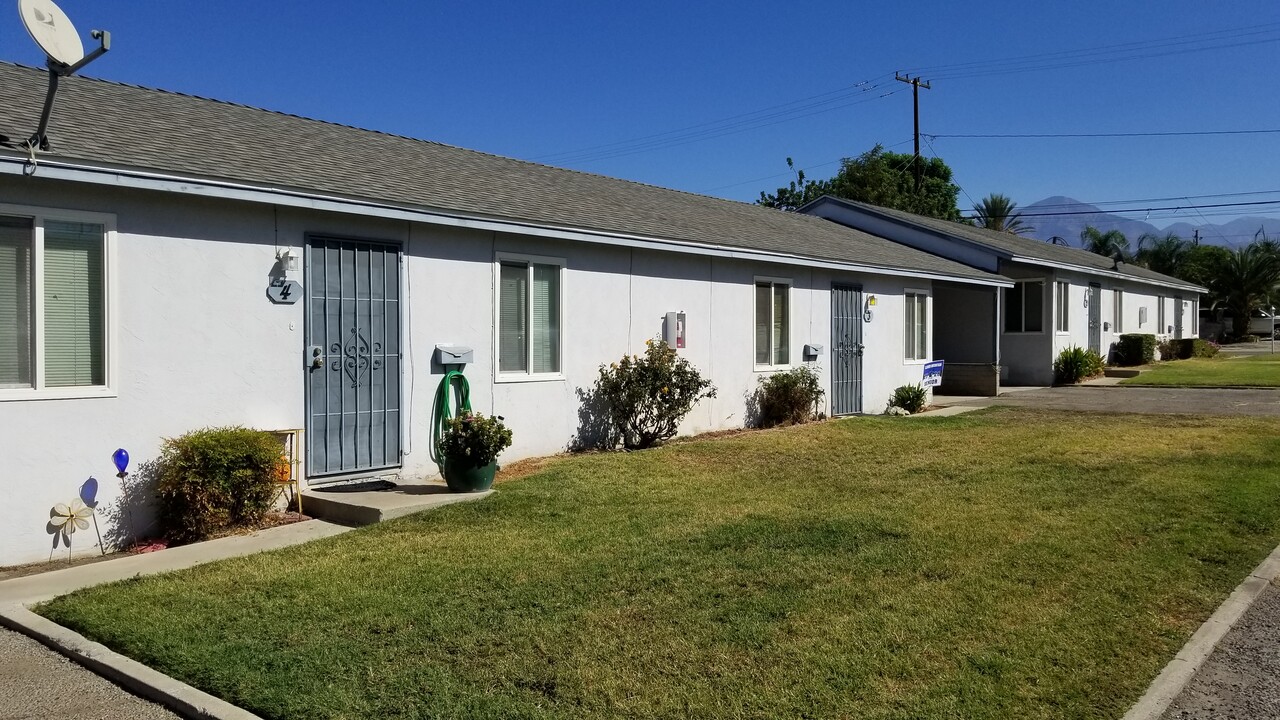 1321 Turquoise Ave, Unit 126 in Mentone, CA - Building Photo