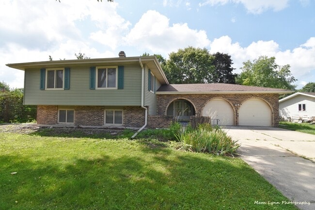 106 W Kendall Dr