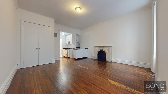 property at 39 E 65th St