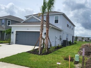 8512 Snowfall St in Sarasota, FL - Building Photo - Building Photo