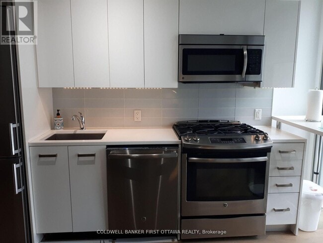 224 Lyon St. N in Ottawa, ON - Building Photo - Building Photo