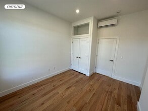 422 Himrod St in Brooklyn, NY - Building Photo - Building Photo