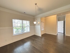 5123 Woodline View Ln in Auburn, GA - Foto de edificio - Building Photo