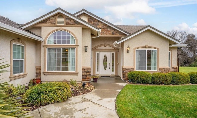property at 1460 Leonard Ln