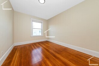 44 Brackett St in Brighton, MA - Building Photo - Building Photo