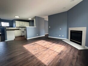 3413 Blue Ridge Dr in Carpentersville, IL - Building Photo - Building Photo