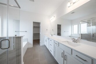 2420 Bernham Dr in Celina, TX - Foto de edificio - Building Photo