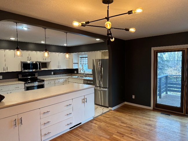 2400 S Sherman Ave in Sioux Falls, SD - Foto de edificio - Building Photo