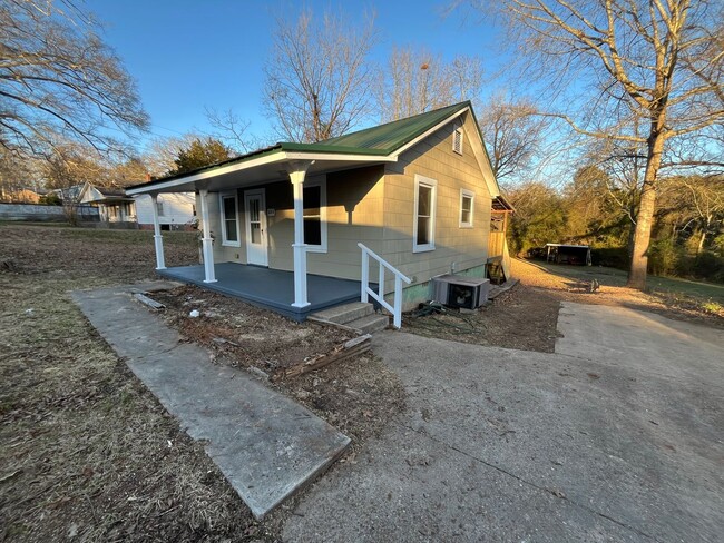 property at 604 1st St NE