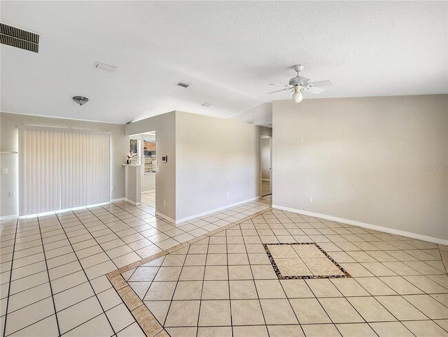 518 Providence Blvd in Deltona, FL - Building Photo - Building Photo