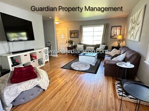 2853 Edgewood Ave S in Minneapolis, MN - Building Photo - Building Photo