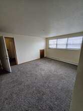 1700 E 12th St, Unit 4 in Sioux Falls, SD - Foto de edificio - Building Photo