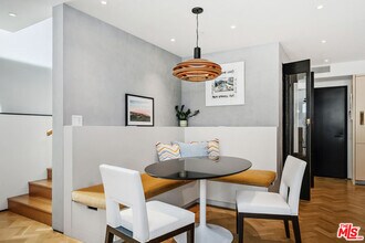 303 Windward Ave in Los Angeles, CA - Building Photo - Building Photo