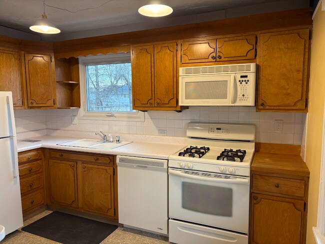 42 Deerpath Rd in Merrillville, IN - Foto de edificio - Building Photo