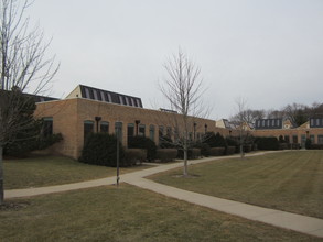 300 N Seminary Ave in Woodstock, IL - Building Photo - Other