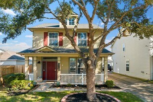 9718 Coyote Creek Dr in Houston, TX - Building Photo