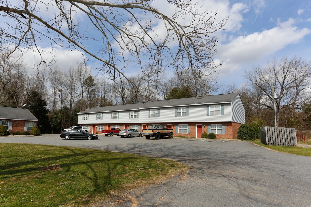 Creekside Apartments in Midland, NC - Building Photo