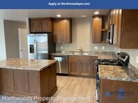 336 Everett Way photo'