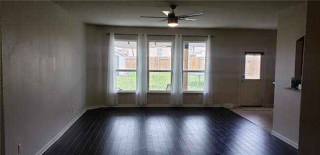 120 Millers Lp in Jarrell, TX - Building Photo - Building Photo
