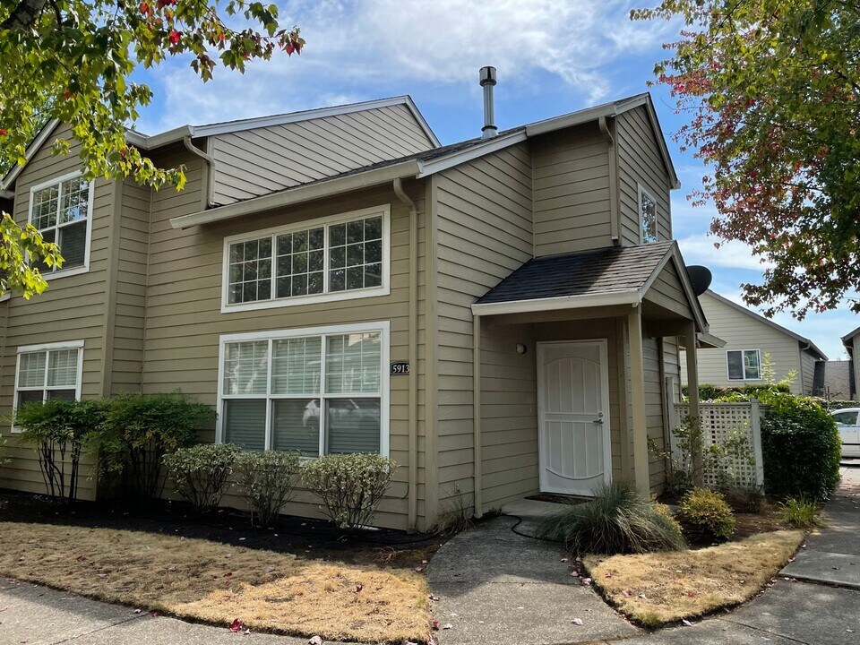 5913 NE 35th Cir in Vancouver, WA - Building Photo