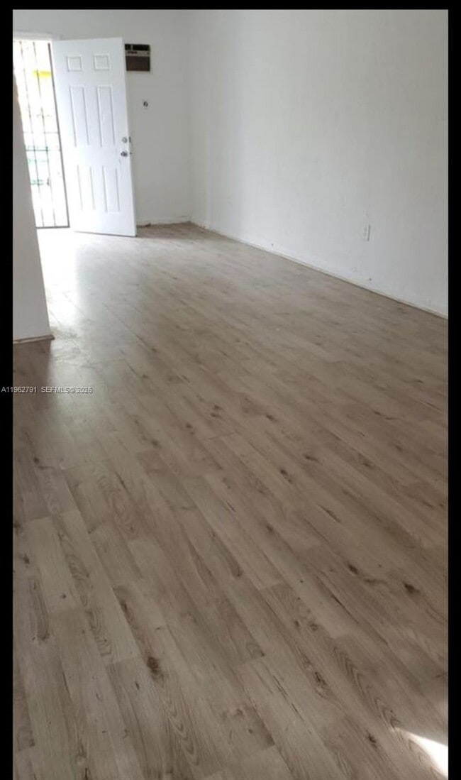 1545 NW 81st St. in Miami, FL - Building Photo - Building Photo