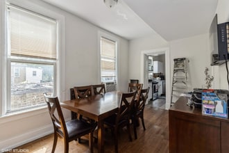 2935 W Walnut St in Chicago, IL - Foto de edificio - Building Photo