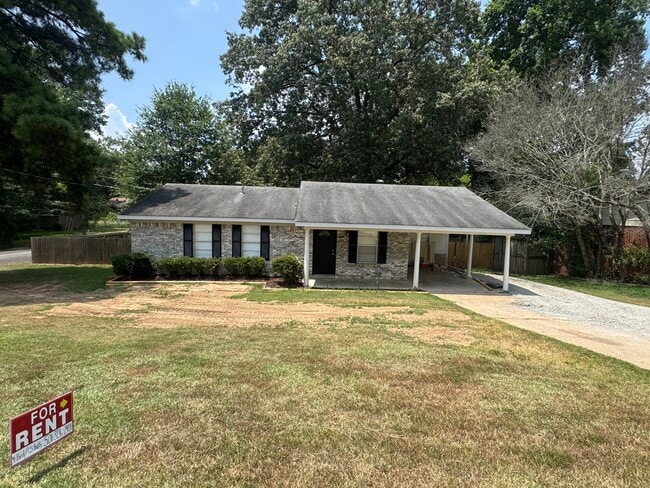 property at 600 Houston Dr