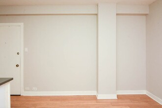 511 W Belmont Ave in Chicago, IL - Building Photo - Building Photo