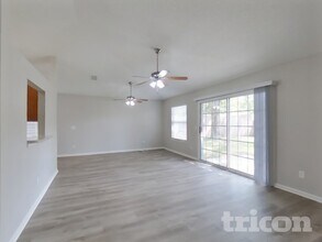 8256 Creek Hollow Ct in Jacksonville, FL - Building Photo - Building Photo