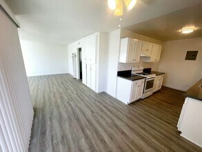 419 N Tustin Ave in Anaheim, CA - Building Photo - Building Photo