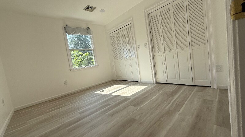 810 Metacom Ave in Bristol, RI - Building Photo