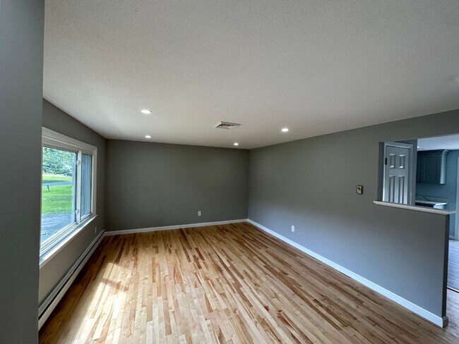 36 Western Ln in Amherst, MA - Building Photo - Building Photo