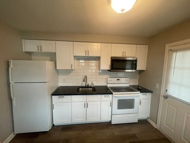 2188 Michigan in Lincoln Park, MI - Foto de edificio - Building Photo