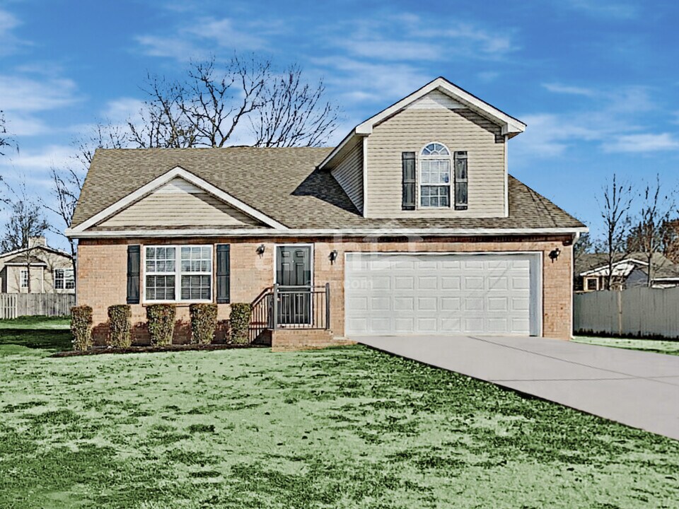 626 Mable Dr in La Vergne, TN - Foto de edificio