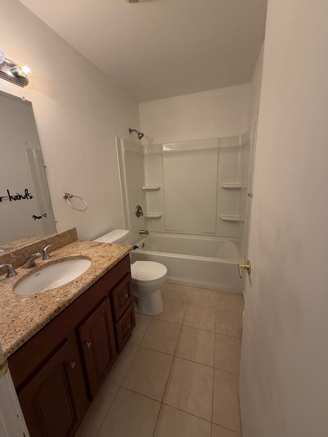 3199 E Main St in Waterbury, CT - Building Photo - Building Photo