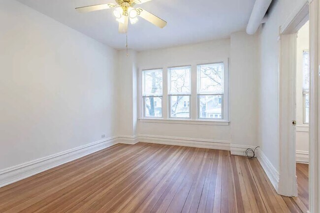 3139 N Oakley Ave in Chicago, IL - Building Photo - Building Photo