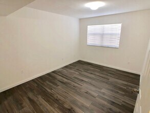 8800 NW 107th Ct in Doral, FL - Building Photo - Building Photo