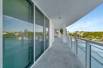 1213 S Ocean Blvd in Delray Beach, FL - Foto de edificio - Building Photo