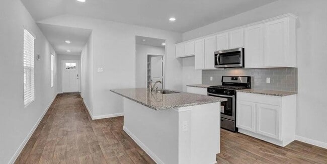 property at 211 Hamilton Pool Ln